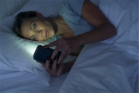 iphone before bed affects sleep
